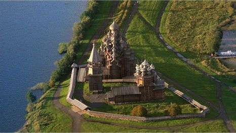 L'ensemble de l'île de Kiji (Kizhi), église de la Transfiguration du Christ